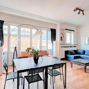 https://cozy-apartment-on-best-location-in-antwerp.brusselshotelsbook.com
