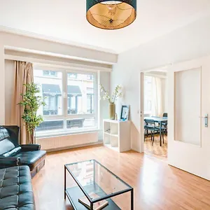 https://cute-cozy-apartment-in-historic-center.brusselshotelsbook.com